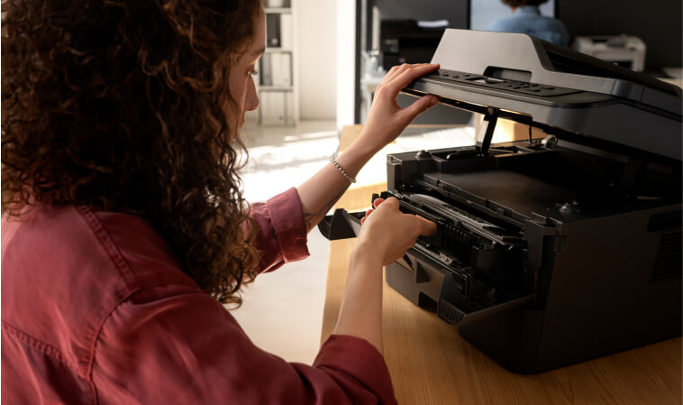 Setting Up Standard Operating Procedures While Outsourcing Graphic Design for Print Work
